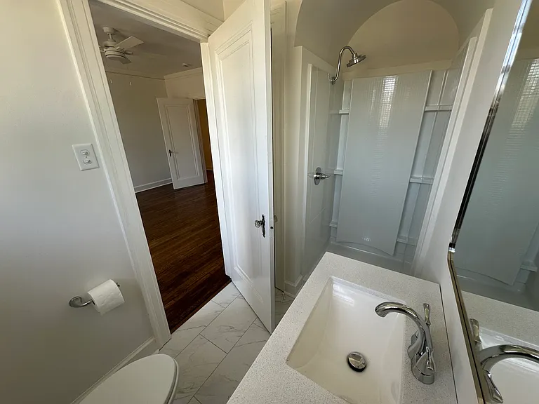 6423 S Claiborne Ave — Photo 19