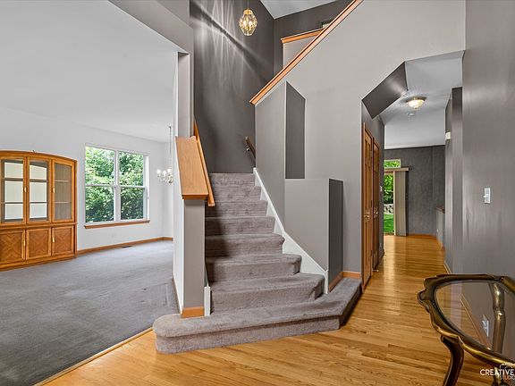 3rd image of 520 Waterford Ln