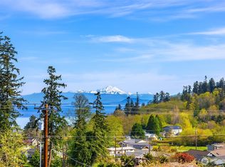 864 Gladstone Dr, Camano Island, WA 98282