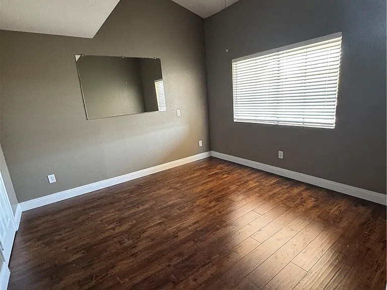 5146 S Jones Blvd #201 — Photo 20