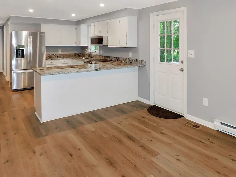 4225 Robinson Rd — Photo 6