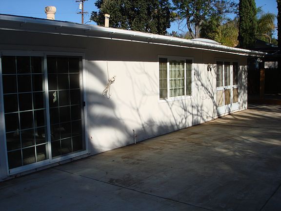 3rd image of 274 Poinsettia Ave