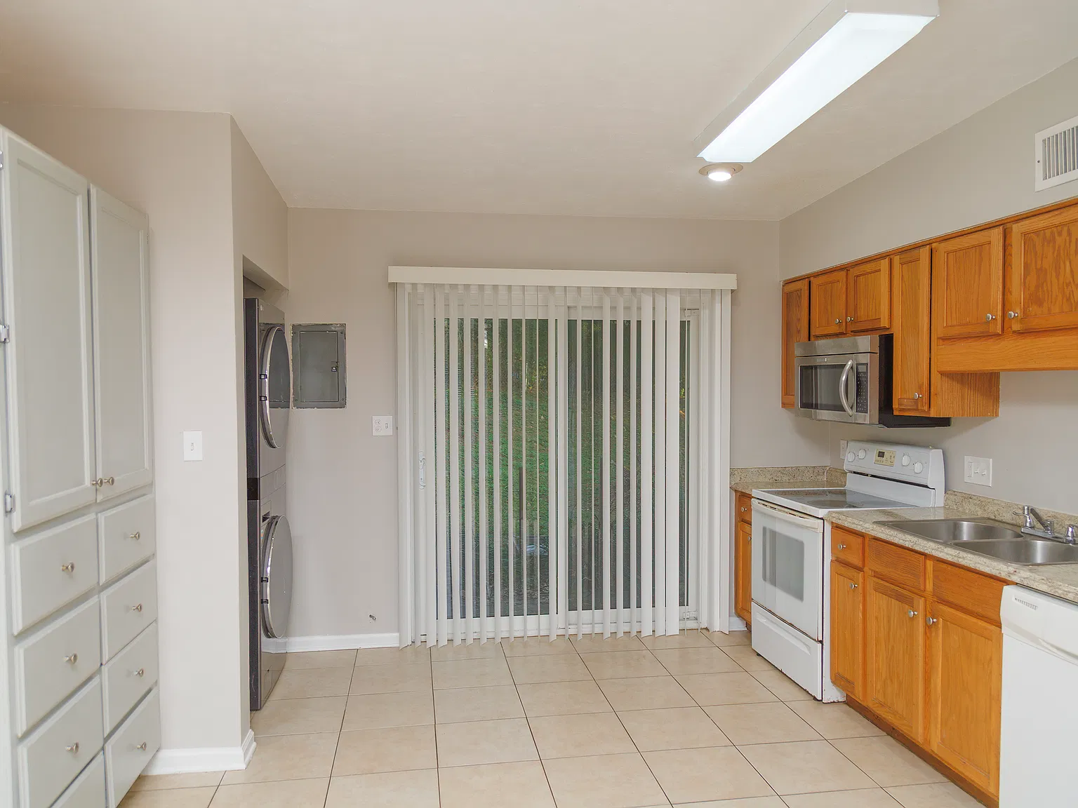 2 bed, 950 sqft, $1,250 — Photo 1