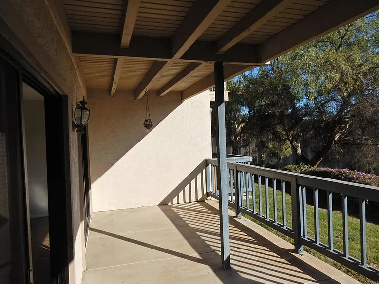 2374 Caringa Way — Photo 30