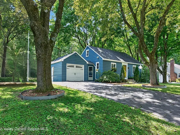 18 E Fernbank Avenue, Bethlehem, NY 12054