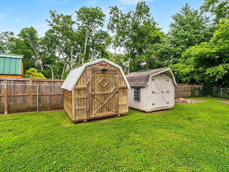 2519 David Dr — Photo 22