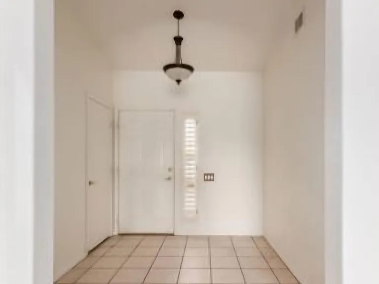 6373 W Irma Ln — Photo 4
