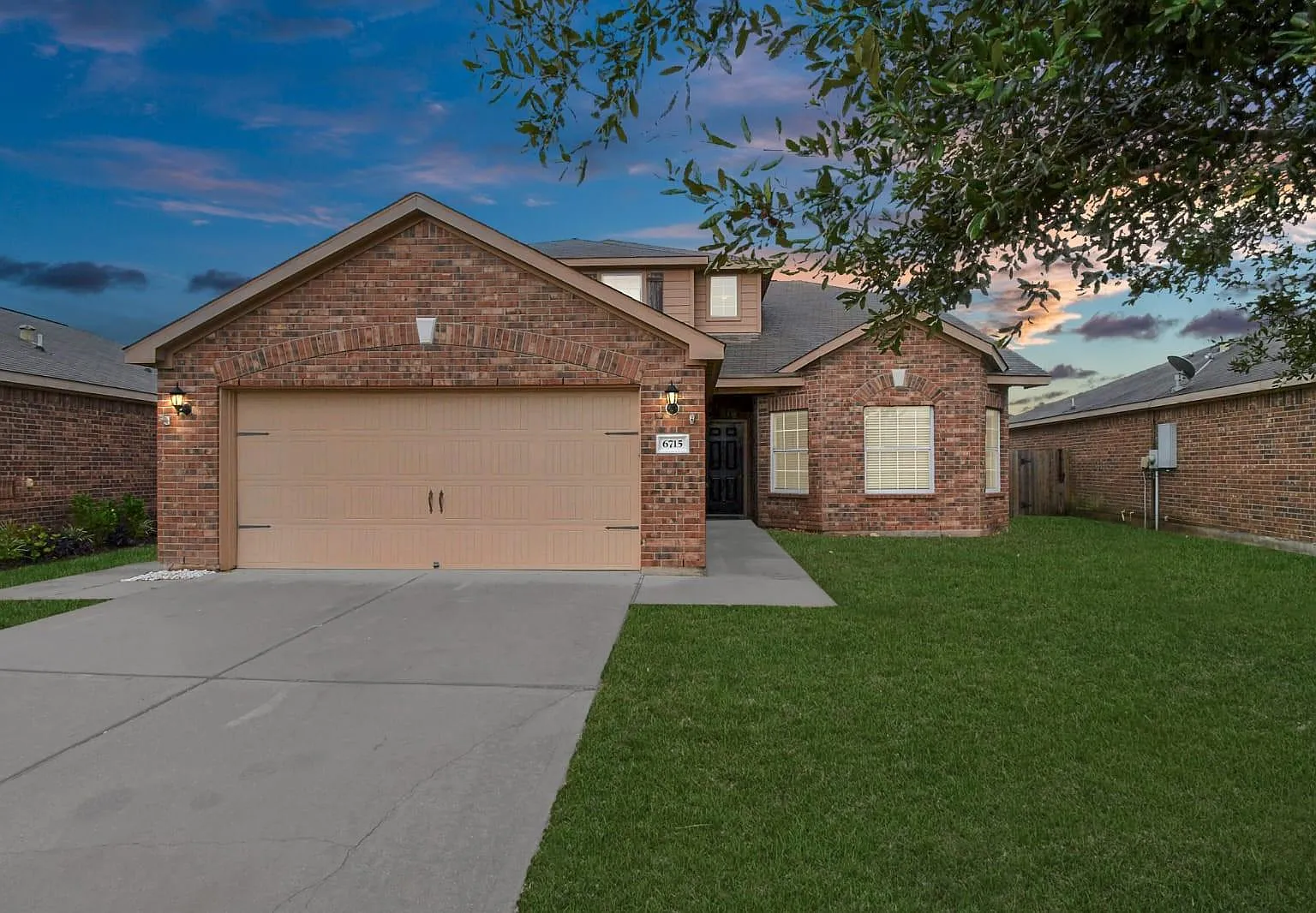 4 bed, 2.5 bath, 2143 sqft, $3,300 — Photo 2