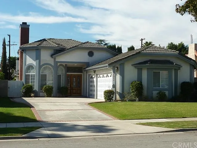 Cloverly Ave