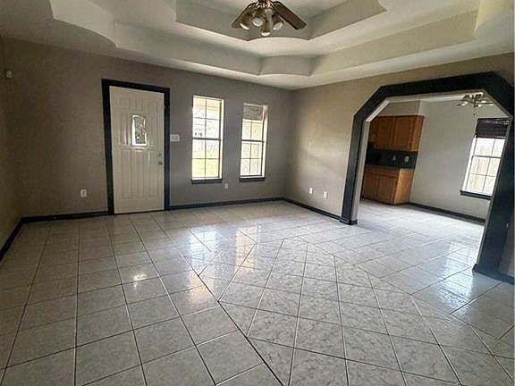 4th image of 621 Cardinal Ave