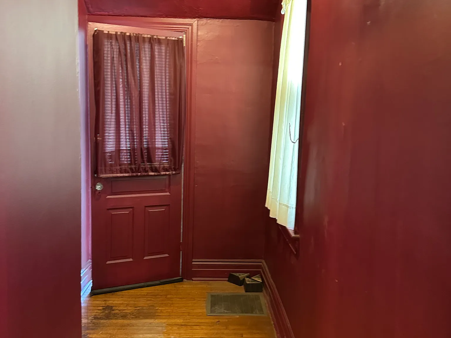 2 bed, 1000 sqft, $1,250 — Photo 3