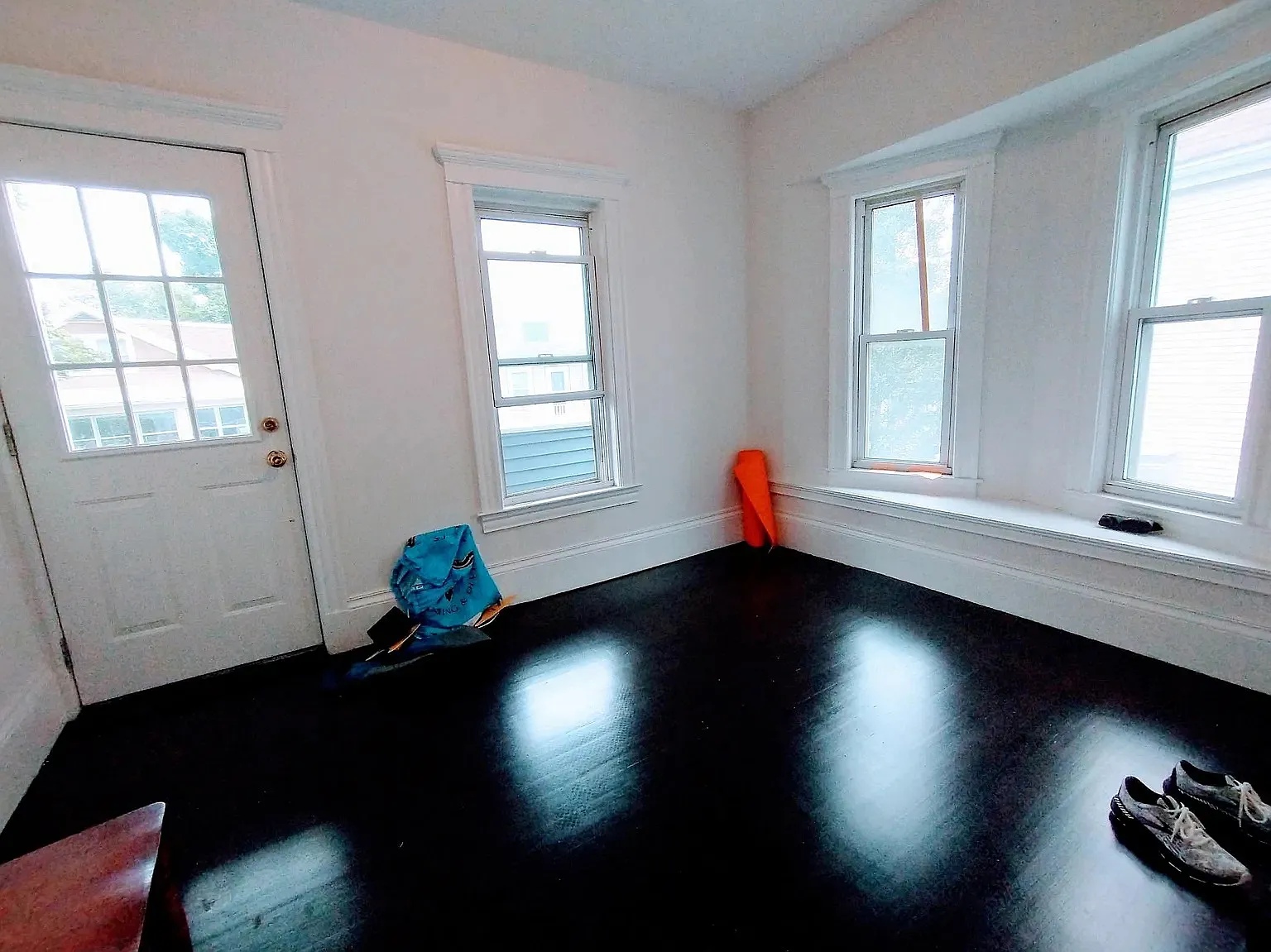 4 bed, 2.0 bath, 1200 sqft, $6,000 — Photo 4
