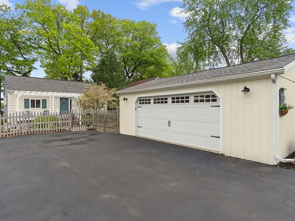 3524 Loon Lake Ct, Linden, MI 48451