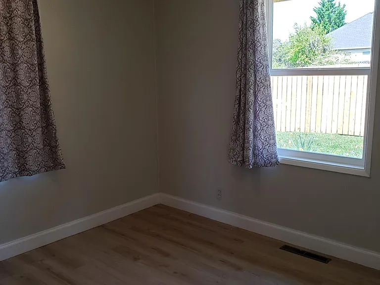 4851 SW Hoffman Ave — Photo 18