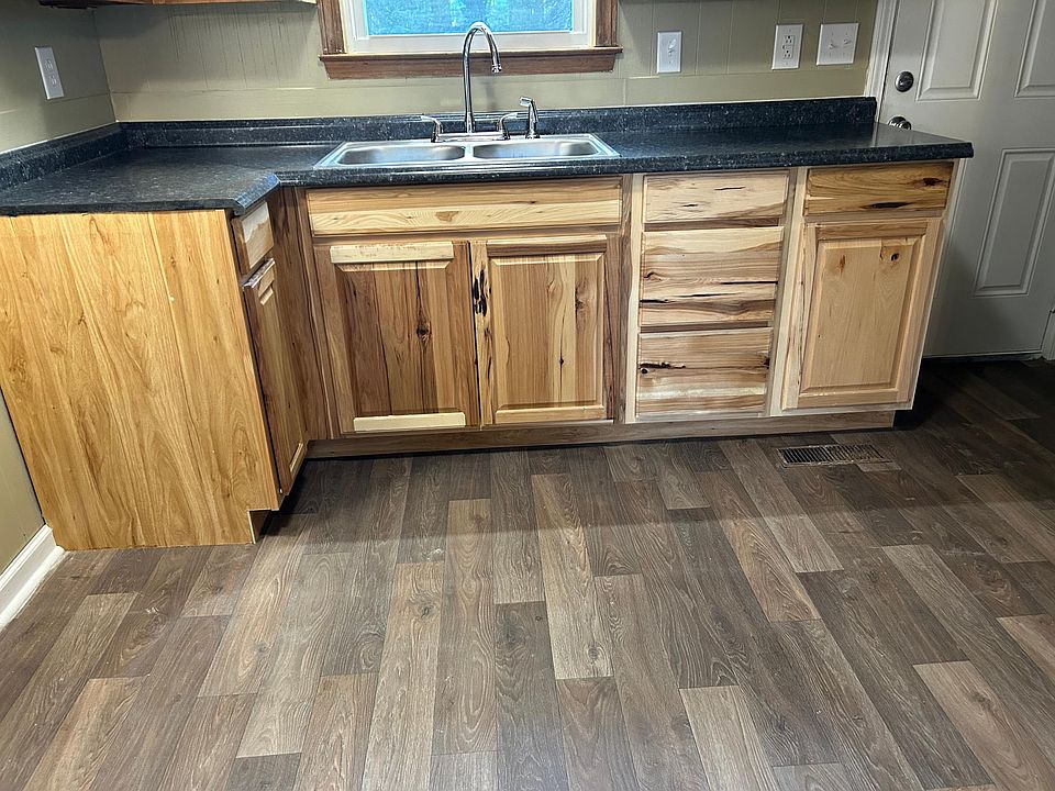 231 Brunson St, Manning, SC 29102 Zillow