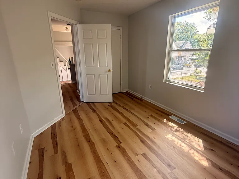 21 Avenue A — Photo 14