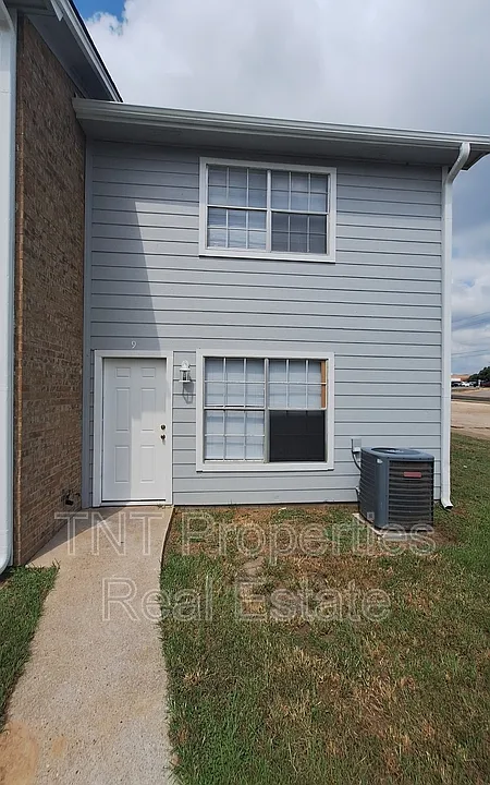 1906 Barak Ln #9
