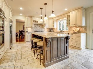 32 Terence Dr, Manalapan, NJ