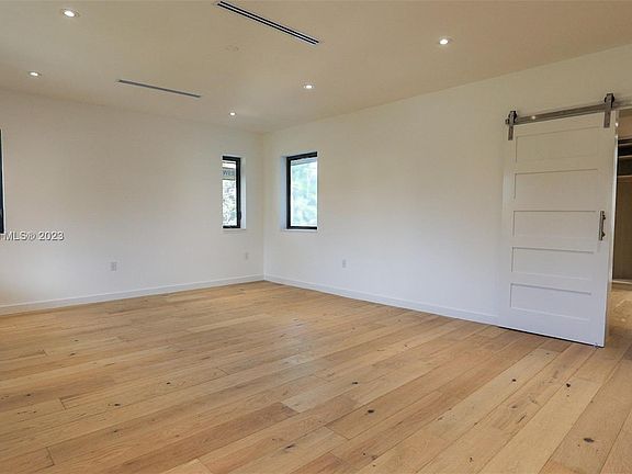 5th image of 1331 Sevilla Ave