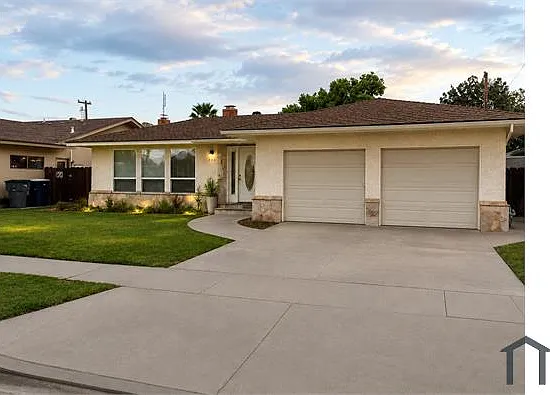 1148 E San Madele Ave