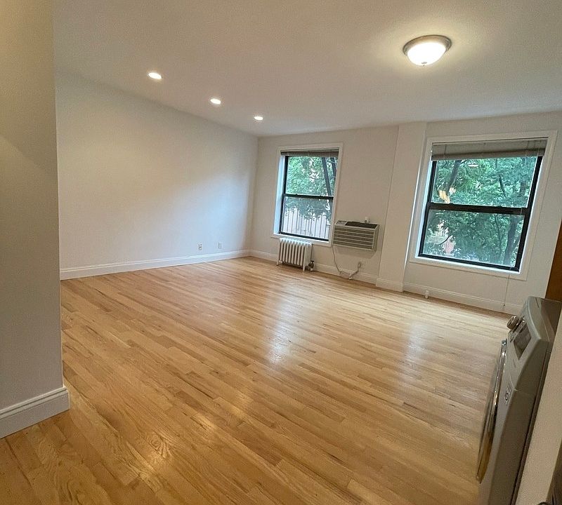 1st image of 260 Mott St APT 7