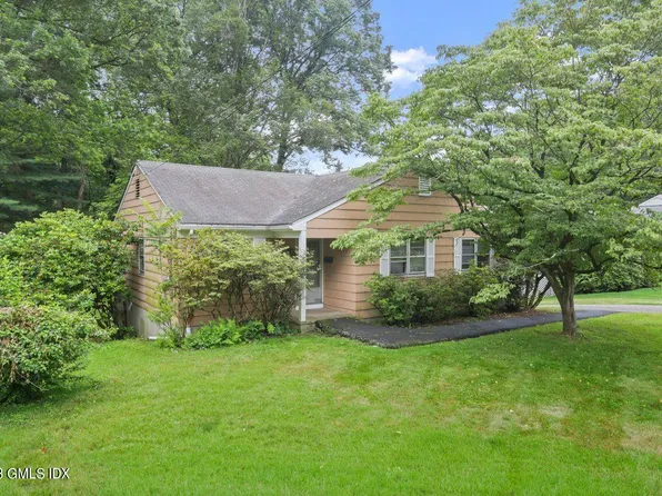 79 Laddins Rock Rd, Old Greenwich, CT 06870