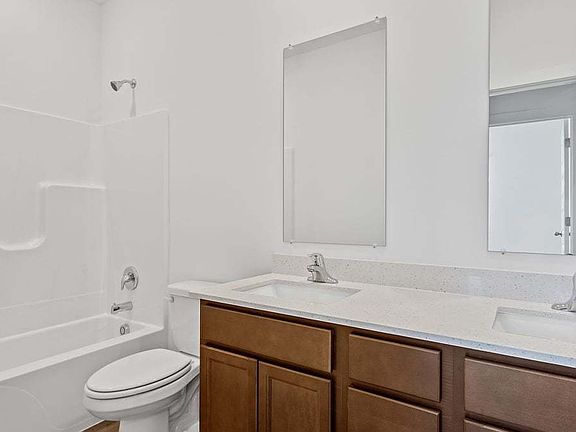 4th image of 17539 W Windemere Cir