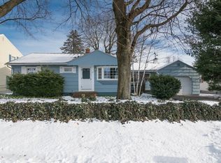 17 Randall St, Chicopee, MA 01013