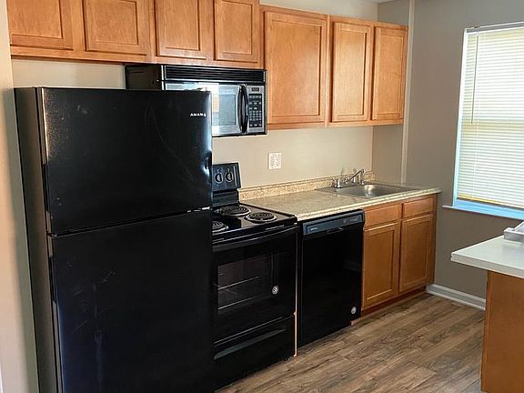 4th image of 2956 Yorkway #B