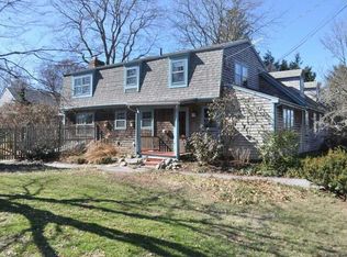 11 Linden Rd, Barrington, RI 02806