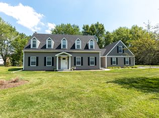 17N901 Mary Ln, Gilberts, IL 60136