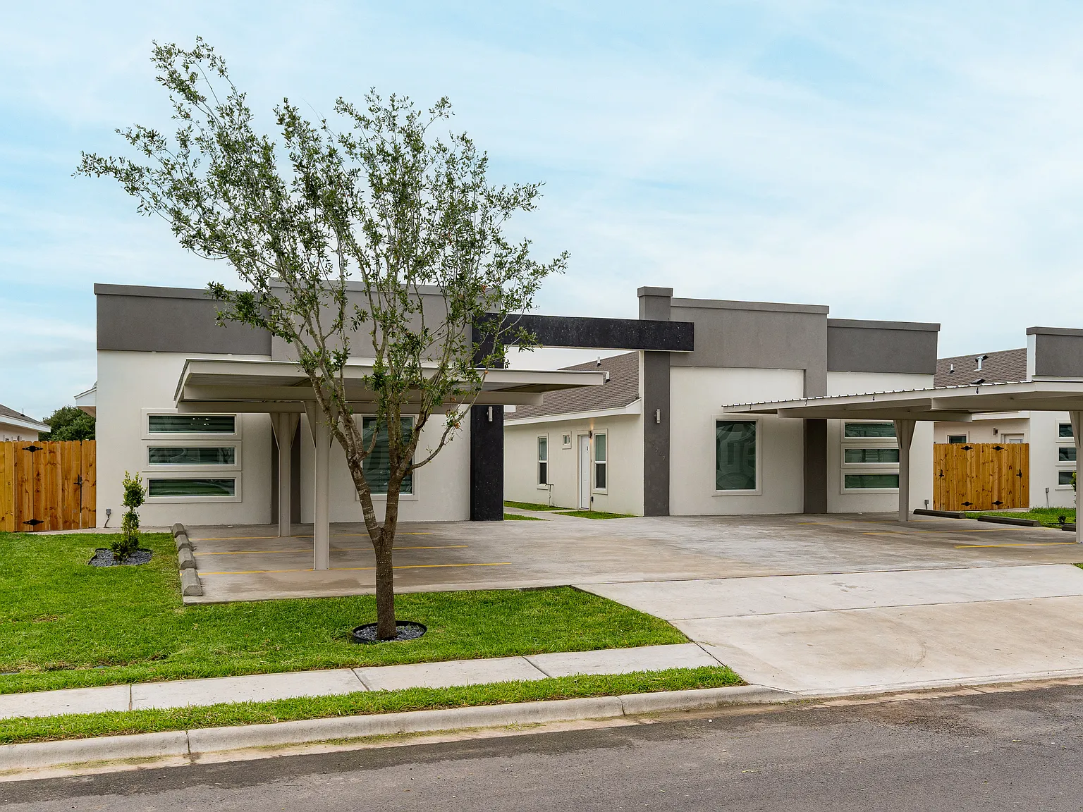 2 bed, 969 sqft, $1,100 — Photo 1