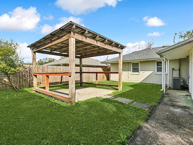 604 Melanie Ave — Photo 11