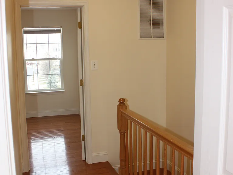 Corn Crib Ct — Photo 6