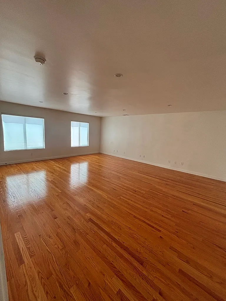 3 bed, 1804 sqft, $3,650 — Photo 3