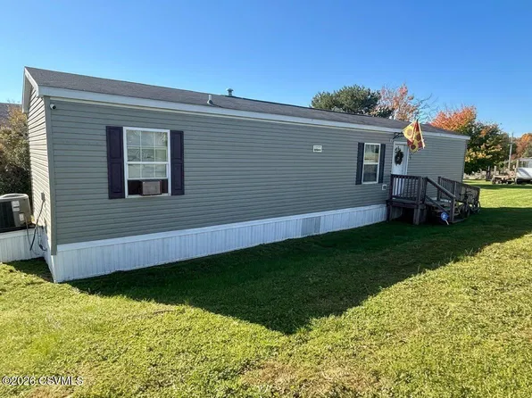 5 Zajac Rd, Nescopeck, PA 18635