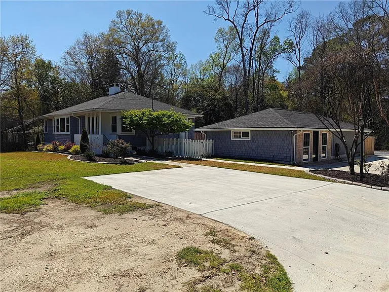 810 Wesleyan Dr — Photo 10