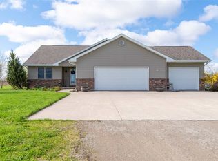 3741 Maxwell Rd, Oshkosh, WI 54904
