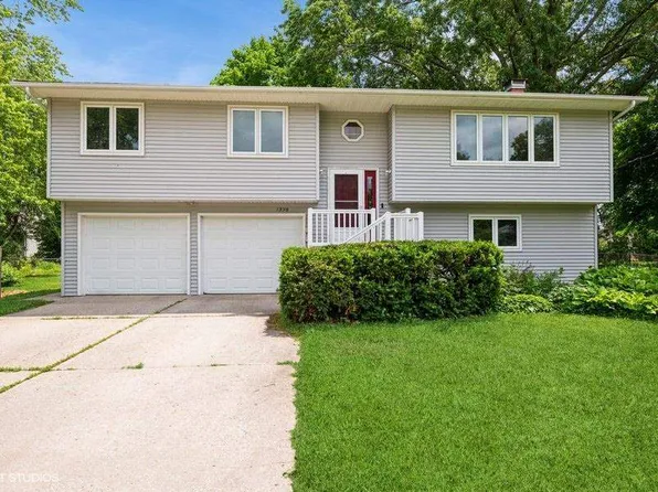 1238 Michelle Ct, Iowa City, IA 52240