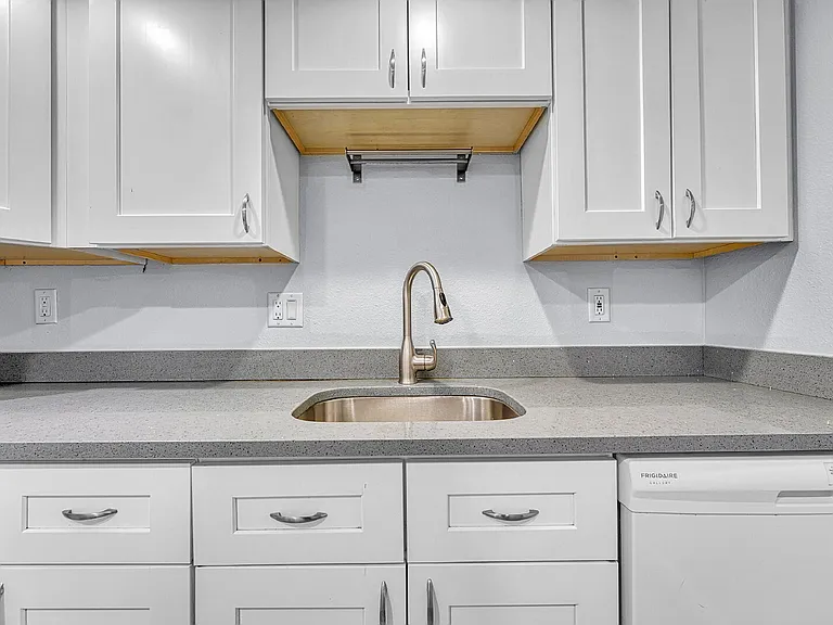 1411 Clayton St #4 — Photo 13