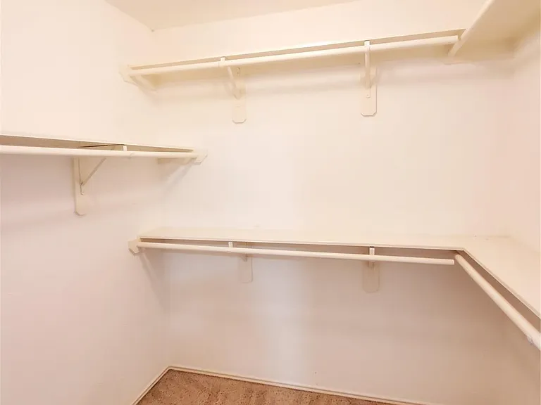 18203 Afton Hollow Ln — Photo 20