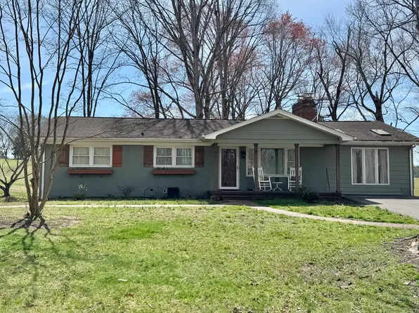 216 Rocky Knoll Ln, Danville, VA 24541