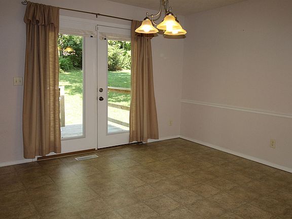 2nd image of 710 E Pamela Dr