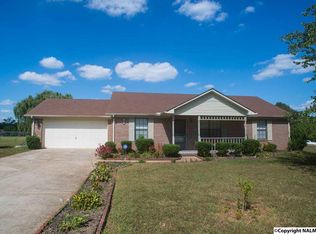 100 Laredo Cir, Huntsville, AL 35811