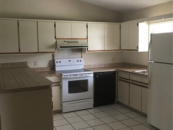 3rd image of 139 Blue Moon Ave