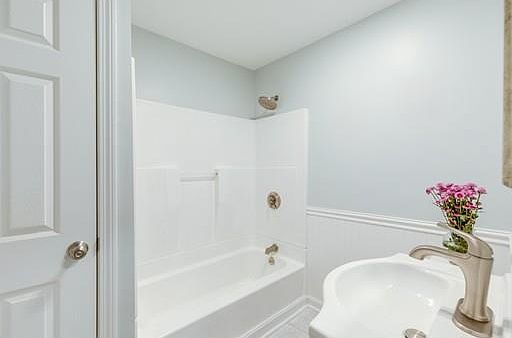 5th image of 4 Northey St #1
