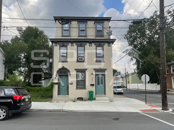 203 W North St, Carlisle - Unit 204, 203 W North St, Carlisle, PA 17013
