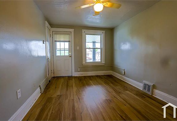 3rd image of 863 London Rd