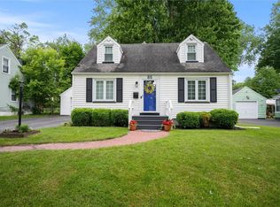 85 Renouf Dr, Rochester, NY 14624