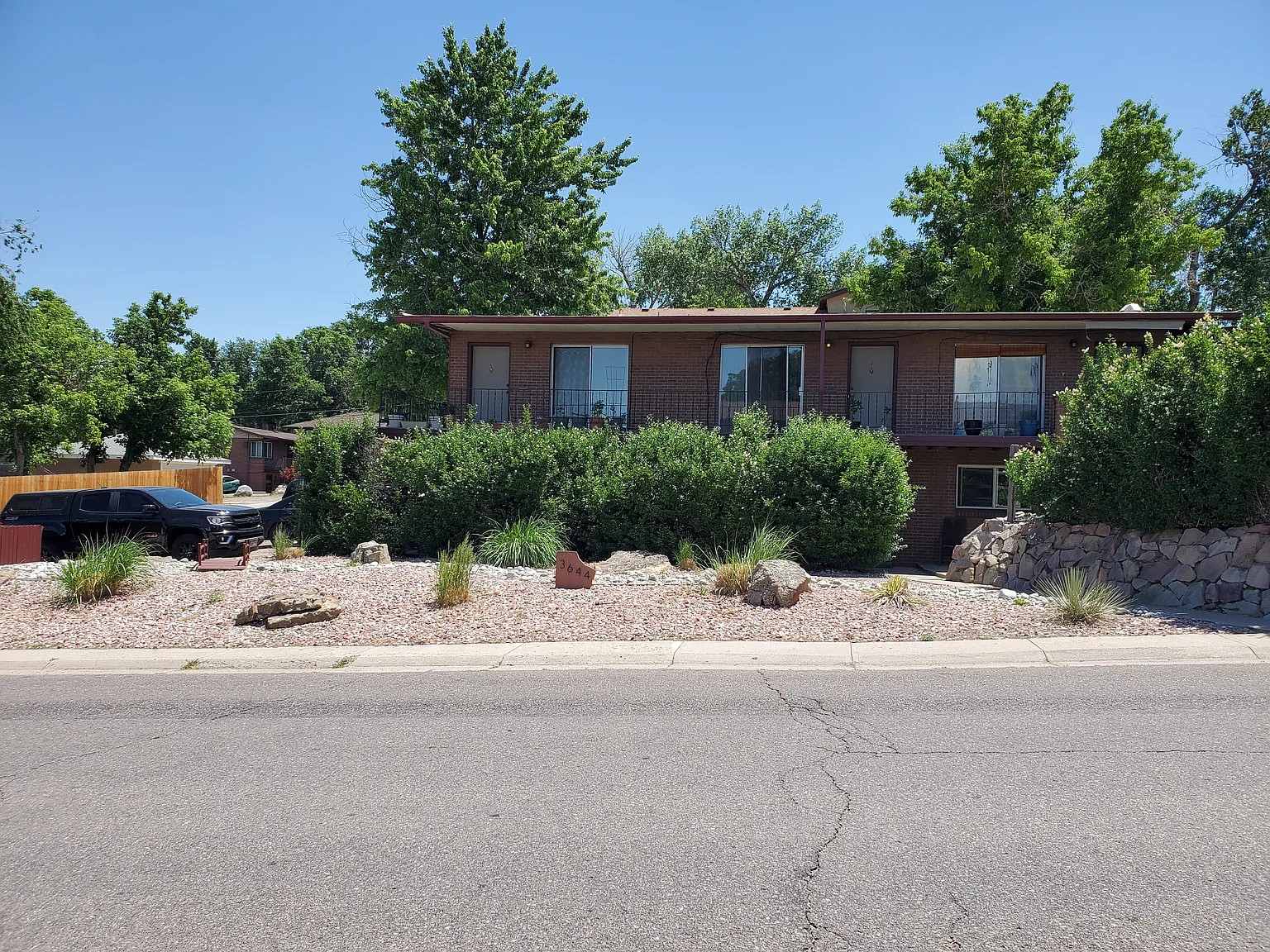2 bed, 950 sqft, $1,285 — Photo 1